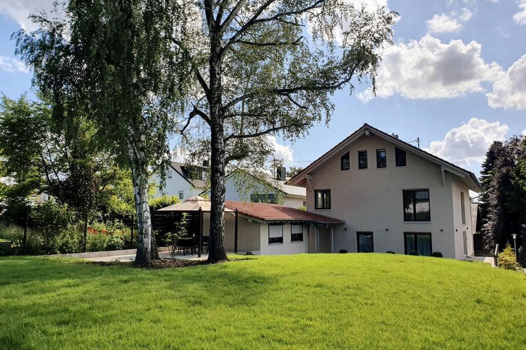 BlumenRaum - Ferienwohnung In Карлсруе Екстер'єр фото